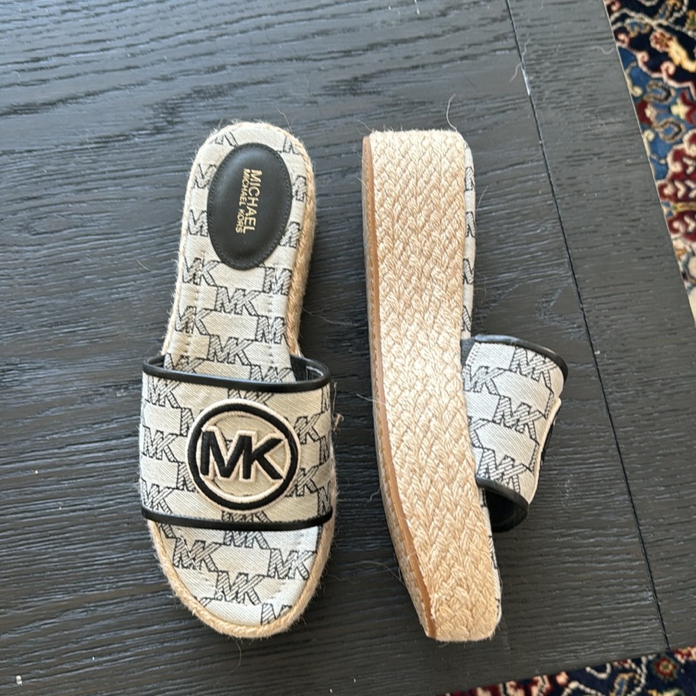 MK wedge, wicker sandal, super cute swim beach - Picture 2 of 3